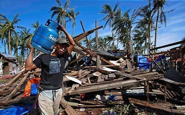 Killer Typhoon Hagupit batters Philippines